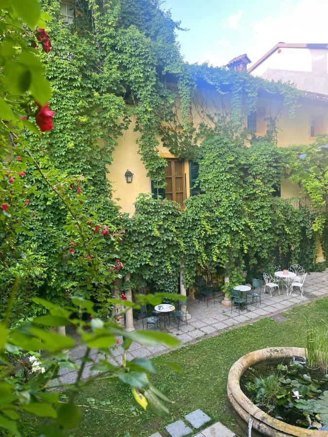 Bed and Breakfast Palazzo Sismonda Corneliano d'Alba Zewnętrze zdjęcie