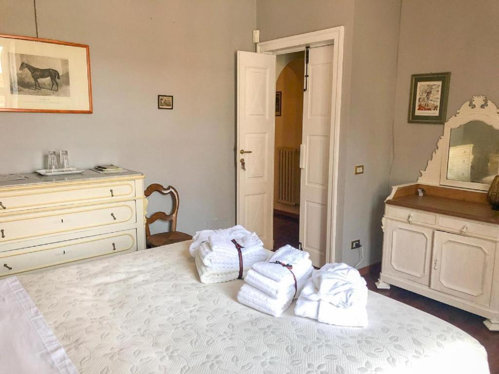 Bed and Breakfast Palazzo Sismonda Corneliano d'Alba Zewnętrze zdjęcie
