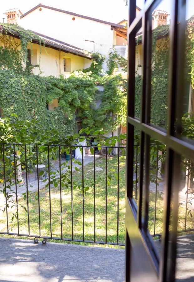 Bed and Breakfast Palazzo Sismonda Corneliano d'Alba Zewnętrze zdjęcie