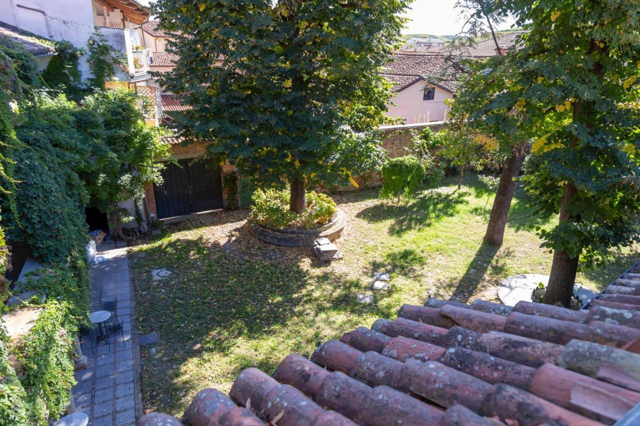 Bed and Breakfast Palazzo Sismonda Corneliano d'Alba Zewnętrze zdjęcie